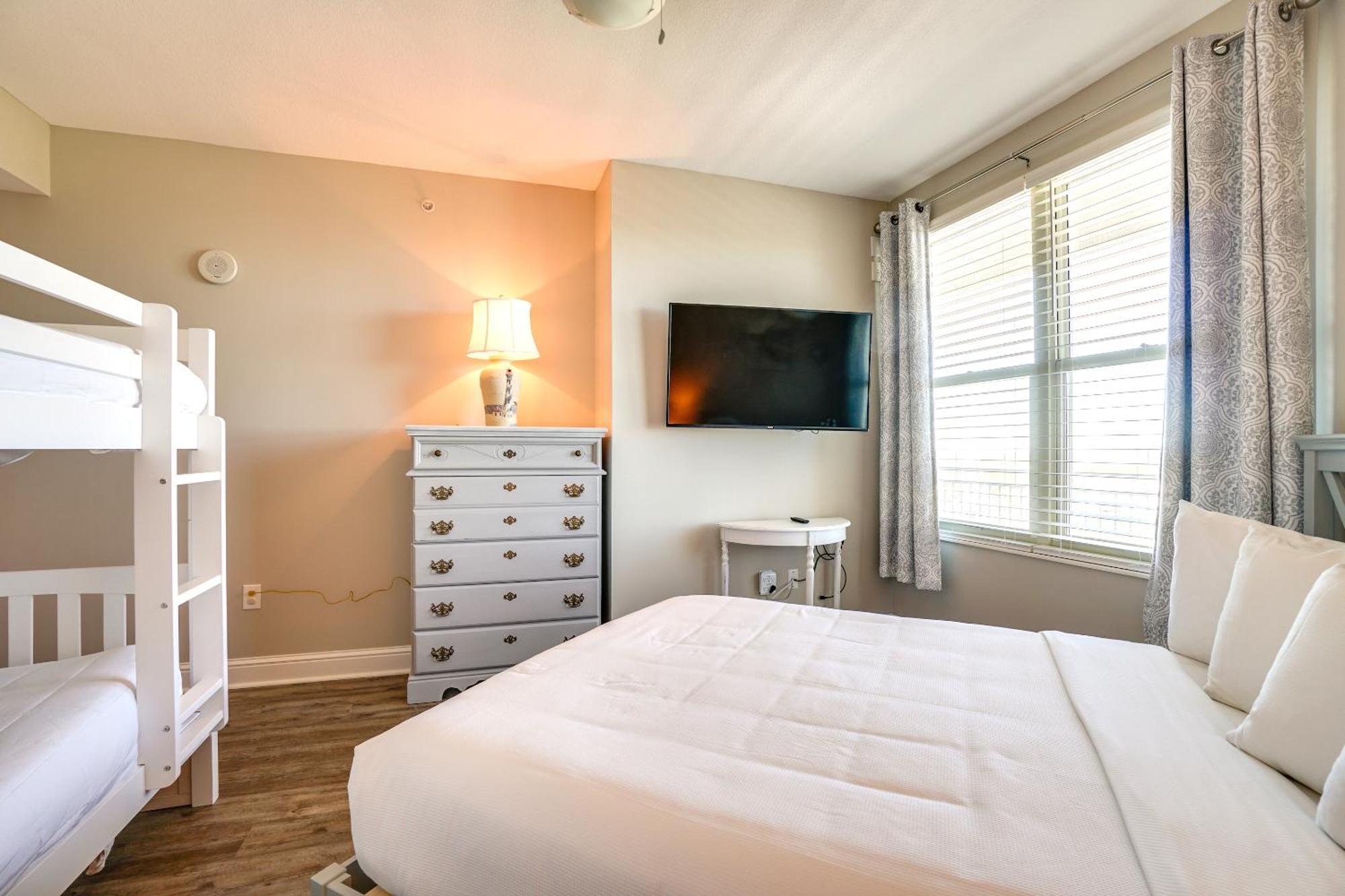 Aqua Beach Resort By Panhandle Getaways Panama City Beach Room photo